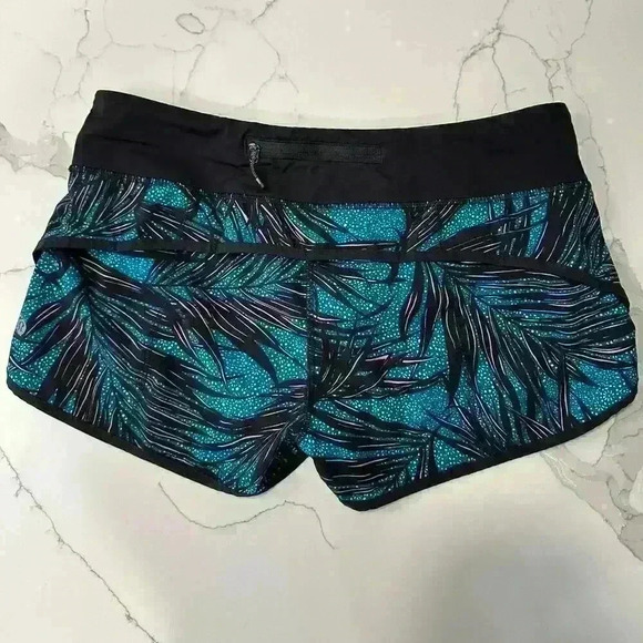 Lululemon Speed Short Palm Lace Tofino Teal Multi / Black
Size 8 - Picture 11 of 14